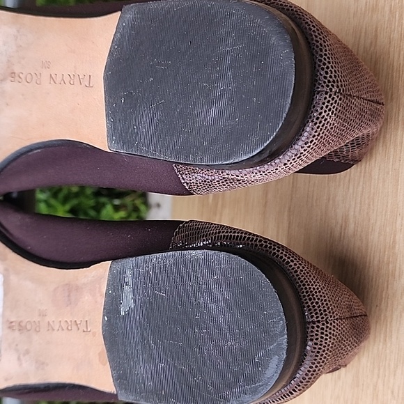 Taryn Rose 8M Flat Brown croc suede toe and heal and leather sole - Picture 9 of 9